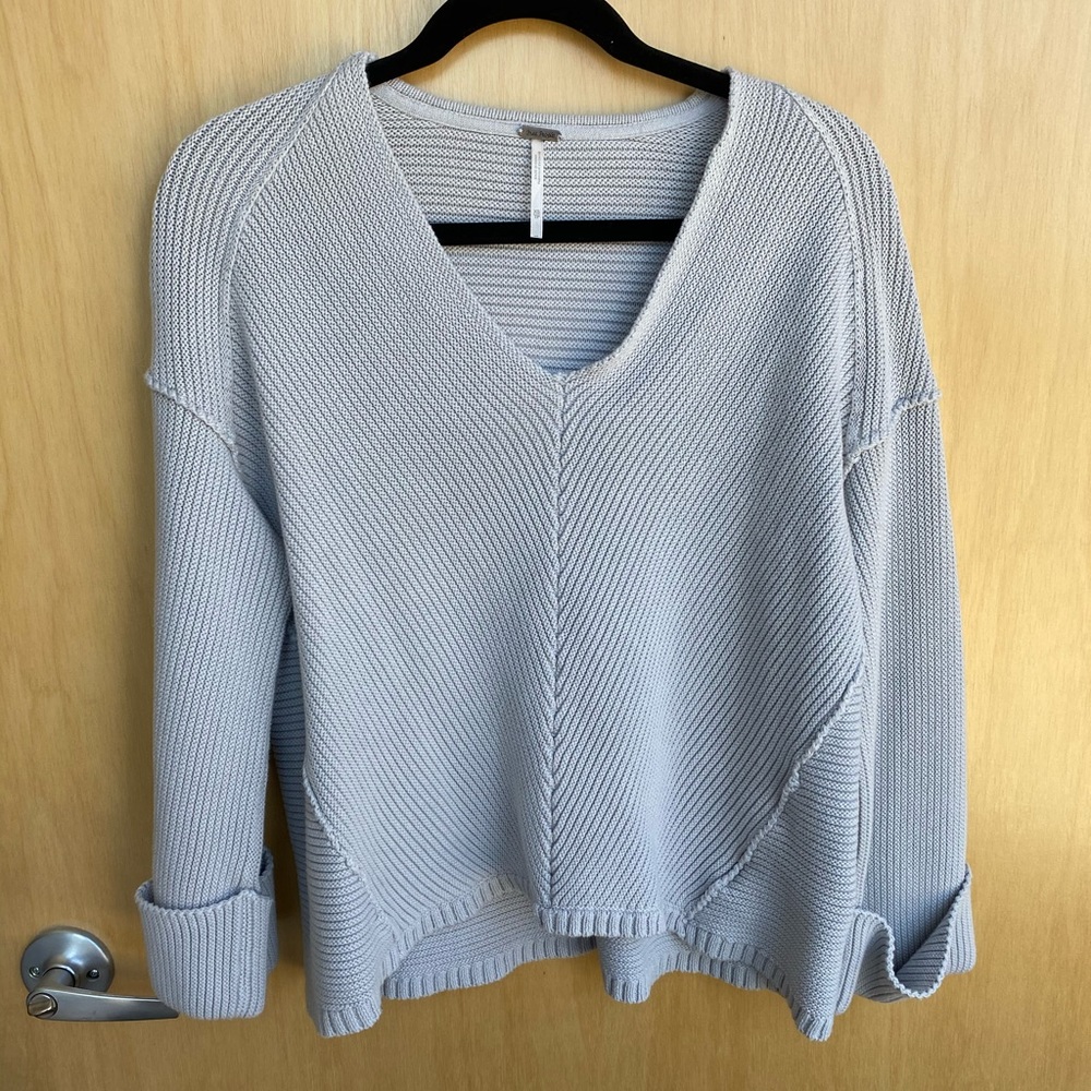 Free people XS gray women’s sweater v neck